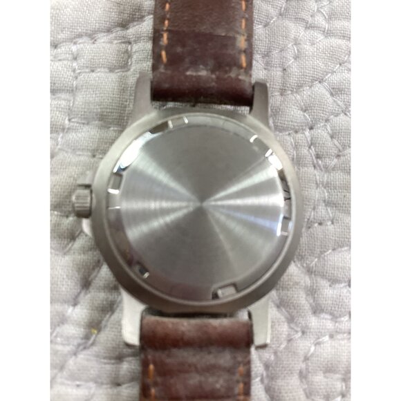 Vintage Valvoline 150 9002 Ladies Watch 2006*Brown Leather Strap*Needs Battery - Picture 6 of 8